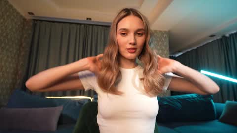 Snapshot of aurora_the_ballerina chatting on 28, 1, 2025 Aurora online show from 28, 1, 2025