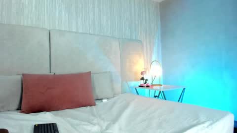 Snapshot of auroradurand chatting on 12, 12, 2024 ...  ... online show from 12, 12, 2024