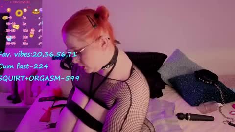 Snapshot of auroraenigma chatting on 1, 4, 2026 auroraenigma online show from 1, 4, 2026