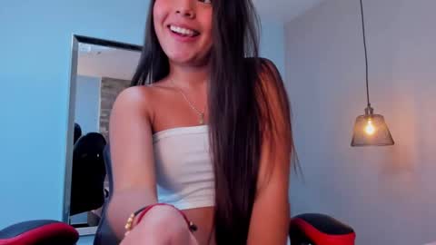 auroramartin2 online show from 10, 3, 2025