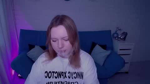Snapshot of auroramour chatting on 10, 10, 2025 Aurora online show from 10, 10, 2025