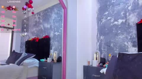 Aurora Rojas online show from 5, 1, 2025