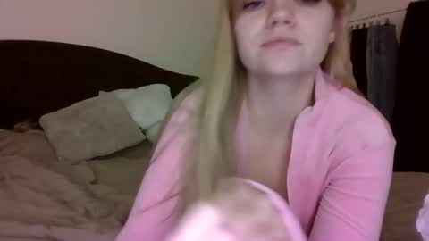 AuroraXRoses online show from 19, 11, 2025