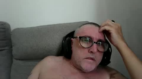 Snapshot of aussie_ozzie chatting on 15, 5, 2026 aussie_ozzie online show from 15, 5, 2026