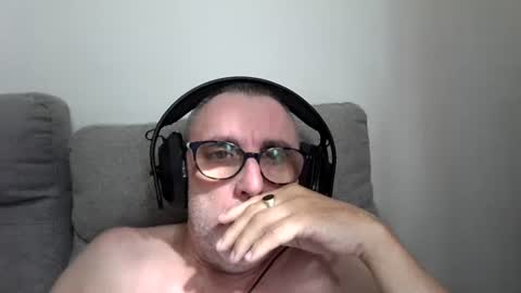 Snapshot of aussie_ozzie chatting on 17, 5, 2026 aussie_ozzie online show from 17, 5, 2026