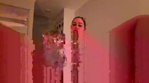 Snapshot of aussiebabeeeeee chatting on 19, 12, 2025 Aussie online show from 19, 12, 2025
