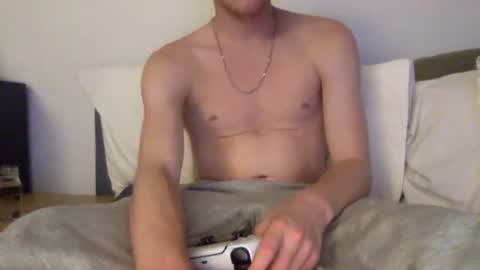 Snapshot of aussieblondetwink chatting on 30, 12, 2024 aussieblondetwink online show from 30, 12, 2024