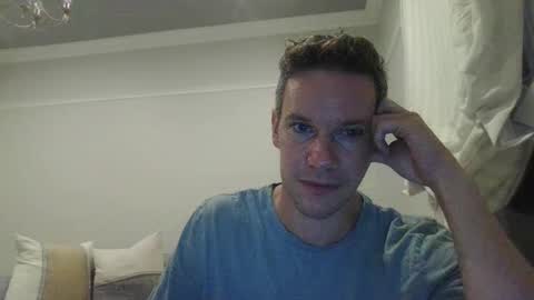 Snapshot of aussiesurfer0000 chatting on 4, 2, 2025 aussiesurfer0000 online show from 4, 2, 2025