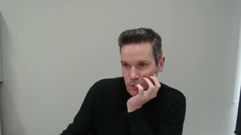 Snapshot of aussiesurfer0000 chatting on 2, 12, 2025 aussiesurfer0000 online show from 2, 12, 2025