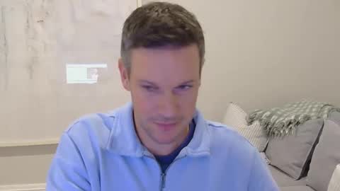 Snapshot of aussiesurfer0000 chatting on 17, 4, 2026 aussiesurfer0000 online show from 17, 4, 2026