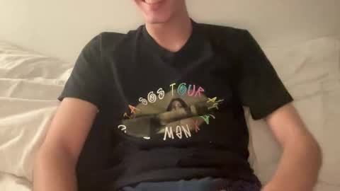 Snapshot of aussietwink2510 chatting on 1, 5, 2026 aussietwink2510 online show from 1, 5, 2026