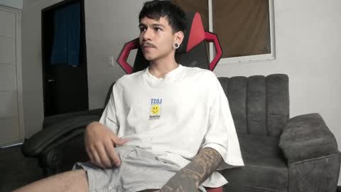 Snapshot of austin_falcon chatting on 21, 1, 2025 Austin online show from 21, 1, 2025