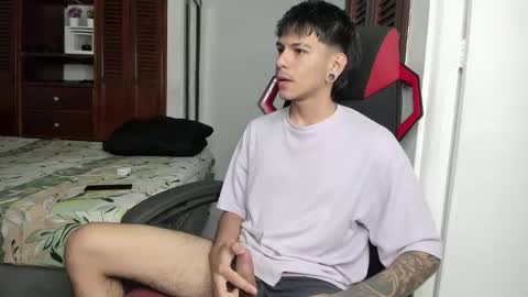 Snapshot of austin_falcon chatting on 30, 10, 2025 Austin online show from 30, 10, 2025