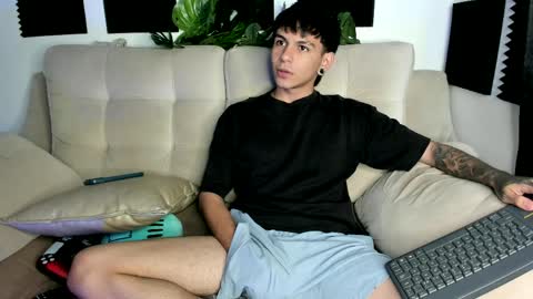 Snapshot of austin_falcon chatting on 28, 3, 2026 Austin online show from 28, 3, 2026