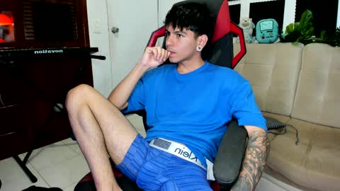 Snapshot of austin_falcon chatting on 7, 4, 2026 Austin online show from 7, 4, 2026