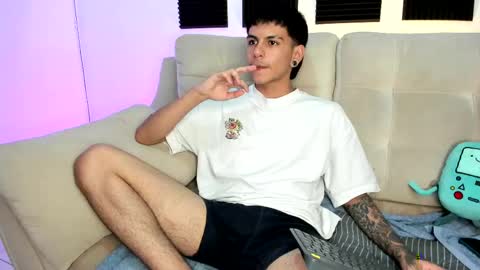 Snapshot of austin_falcon chatting on 14, 4, 2026 Austin online show from 14, 4, 2026