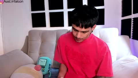 Snapshot of austin_falcon chatting on 18, 4, 2026 Austin online show from 18, 4, 2026