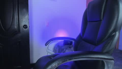 Snapshot of austin_rouse chatting on 12, 4, 2026 austin_rouse online show from 12, 4, 2026