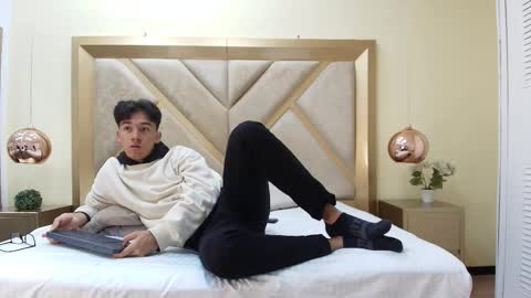 austinreeds online show from 30, 10, 2025