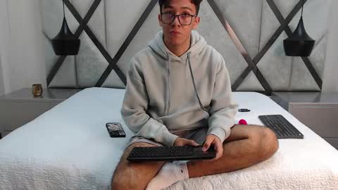 austinreeds online show from 20, 2, 2026