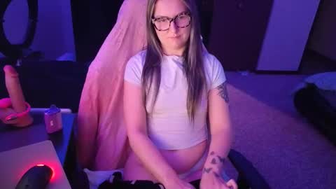 autumn2704 online show from 25, 11, 2025