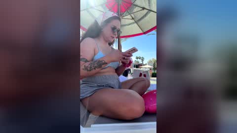 Snapshot of autumnbuttons chatting on 21, 4, 2026 Autumn online show from 21, 4, 2026