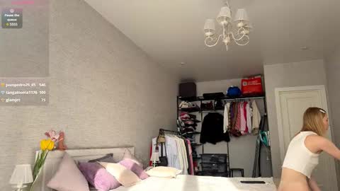 Snapshot of autumnroginson chatting on 12, 3, 2026 Annie online show from 12, 3, 2026