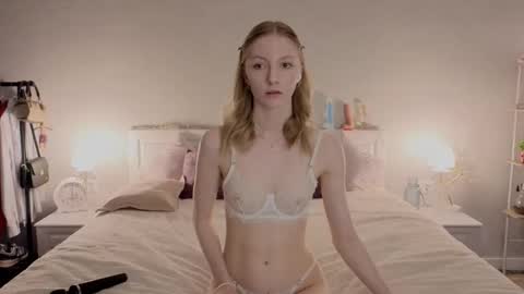 Snapshot of autumnroginson chatting on 20, 3, 2026 Annie online show from 20, 3, 2026