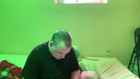 Snapshot of auz1812 chatting on 20, 12, 2025 Auz online show from 20, 12, 2025