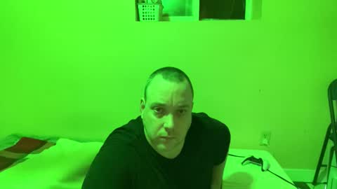 Snapshot of auz1812 chatting on 23, 12, 2025 Auz online show from 23, 12, 2025