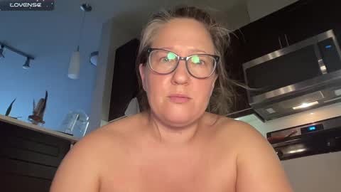 Snapshot of avabradley chatting on 16, 1, 2025 Ava . Support my channel by using my affiliate link to make your account Thanks online show from 16, 1, 2025