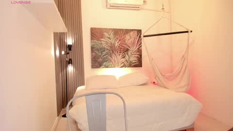 Snapshot of avalon_badger chatting on 15, 11, 2025 Avalon online show from 15, 11, 2025