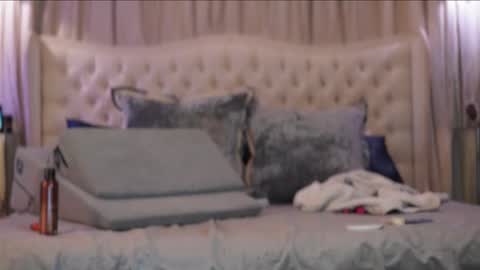 AvalonnFoxx online show from 7, 1, 2025