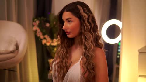 Snapshot of avashay chatting on 27, 1, 2025 Carina online show from 27, 1, 2025