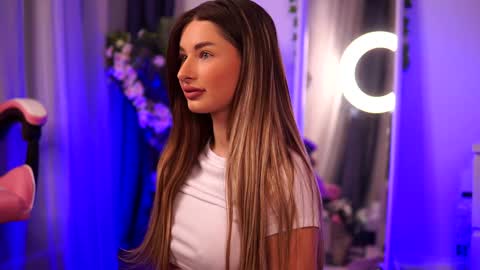 Snapshot of avashay chatting on 3, 2, 2025 Carina online show from 3, 2, 2025