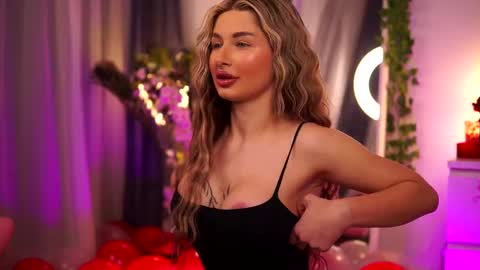 Snapshot of avashay chatting on 12, 2, 2025 Carina online show from 12, 2, 2025