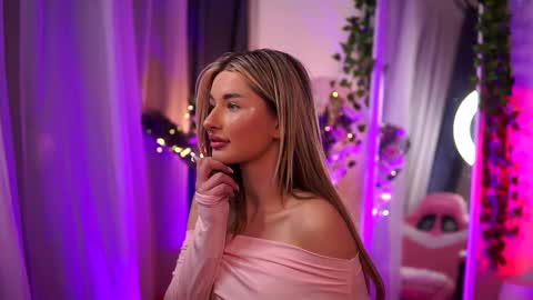 Snapshot of avashay chatting on 16, 2, 2025 Carina online show from 16, 2, 2025