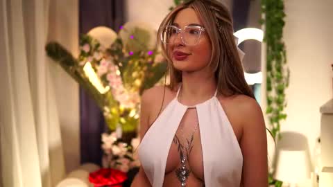 Snapshot of avashay chatting on 19, 2, 2025 Carina online show from 19, 2, 2025