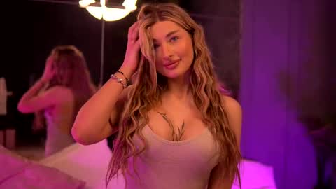 Snapshot of avashay chatting on 4, 3, 2025 Carina online show from 4, 3, 2025