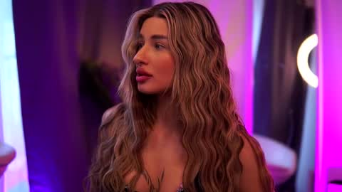 Snapshot of avashay chatting on 5, 3, 2025 Carina online show from 5, 3, 2025