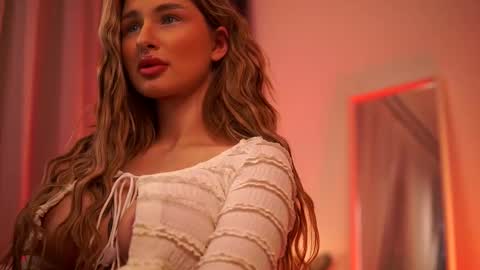 Snapshot of avashay chatting on 6, 3, 2025 Carina online show from 6, 3, 2025