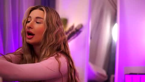 Snapshot of avashay chatting on 7, 3, 2025 Carina online show from 7, 3, 2025