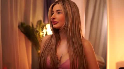 Snapshot of avashay chatting on 11, 3, 2025 Carina online show from 11, 3, 2025