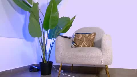 Snapshot of aveline_nuit chatting on 10, 6, 2026 Hi im aqua is nice with me online show from 10, 6, 2026