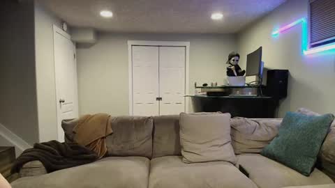 averageandsum online show from 1, 10, 2025