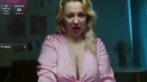 Snapshot of avery_wilson chatting on 7, 4, 2026 Avery online show from 7, 4, 2026