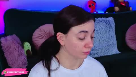 Snapshot of averywillow chatting on 6, 4, 2026 AveryWillow online show from 6, 4, 2026