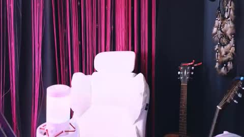 Snapshot of avi_nile chatting on 4, 2, 2026 Avriel online show from 4, 2, 2026