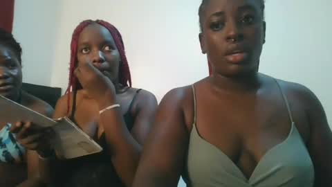 Snapshot of avian_babe1 chatting on 16, 6, 2026 avian_babe1 online show from 16, 6, 2026