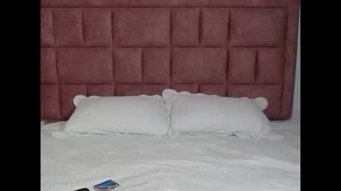 Snapshot of avibellaycaperusita chatting on 22, 10, 2025 Lilith online show from 22, 10, 2025